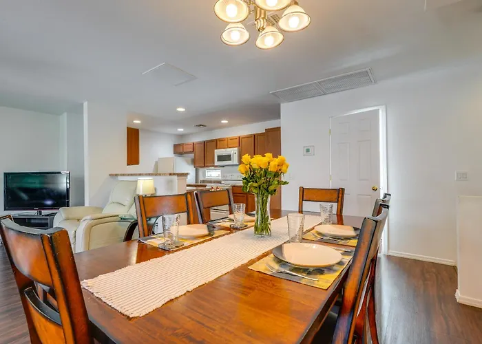 Holiday home Easy Access To Asu! Extended-stay Townhome Tempe