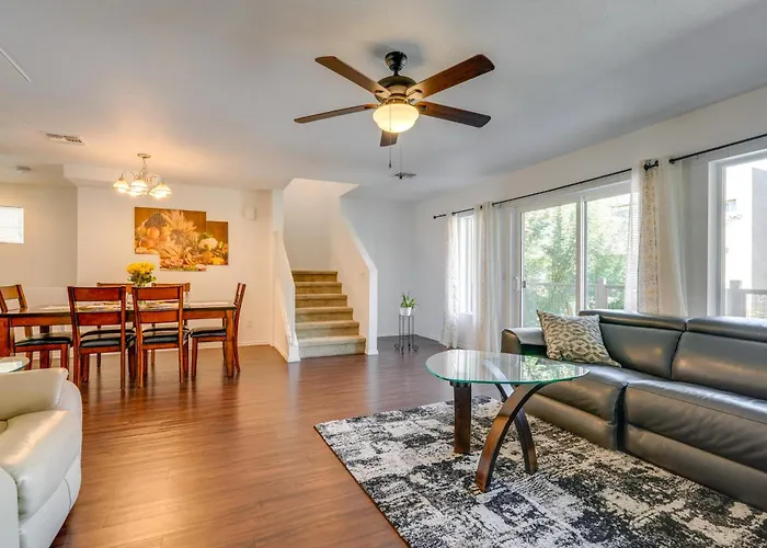Holiday home Easy Access To Asu! Extended-stay Townhome