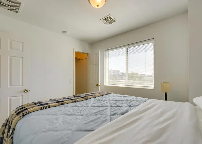 Easy Access To Asu! Extended-stay Townhome Holiday home *