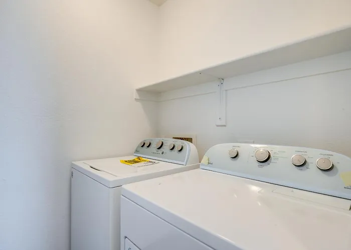Easy Access To Asu! Extended-stay Townhome Holiday home *